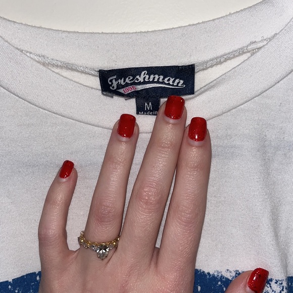 White slight crop long sleeve 💙💛 - Picture 2 of 3